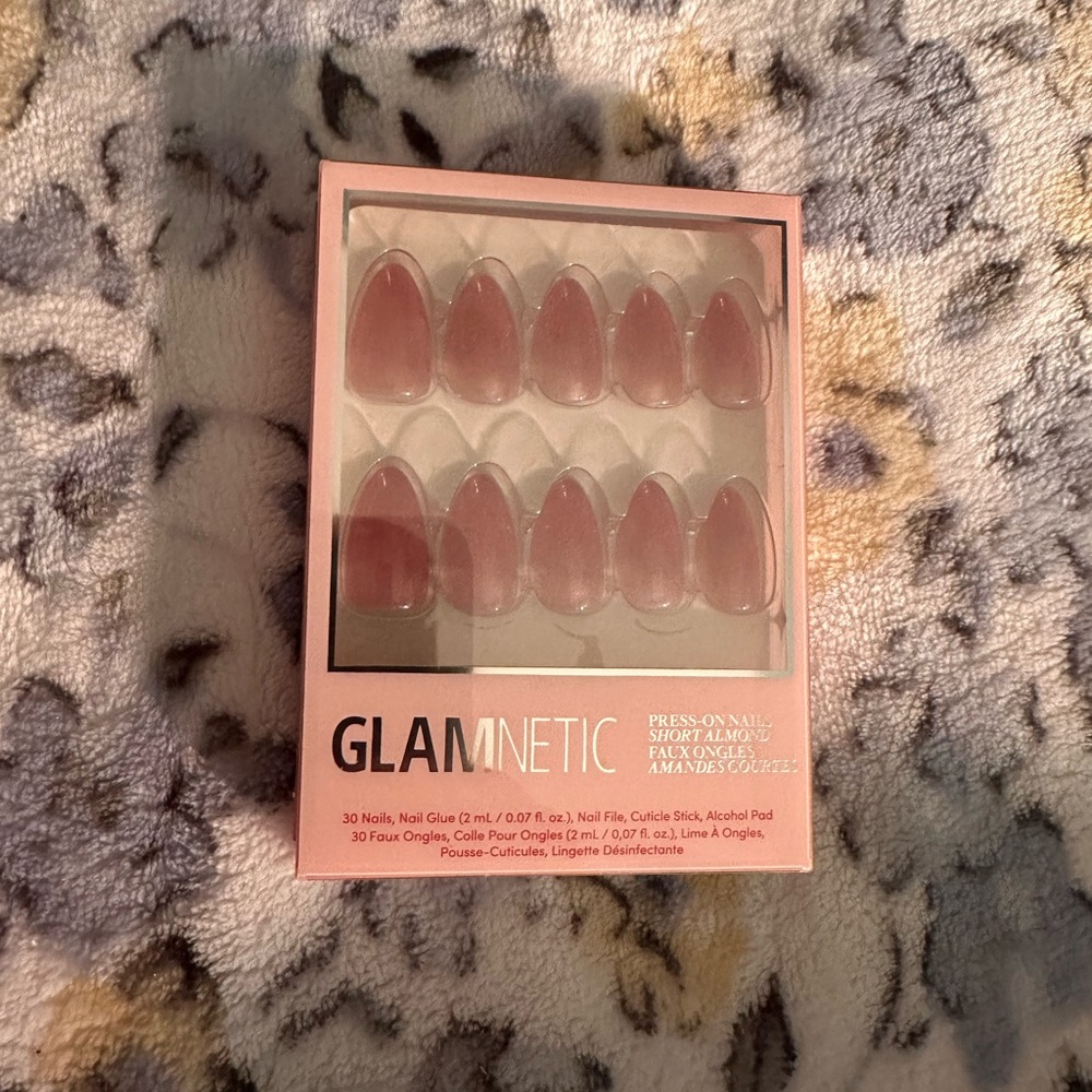 Glamnetic Press-On Nails in Mauve Pink - Short Almond